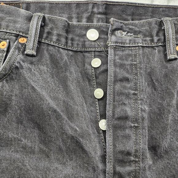 Vintage Levi's 501 Jeans Mens W35 L32 Faded Black Denim Button Fly Straight Leg - Picture 5 of 13